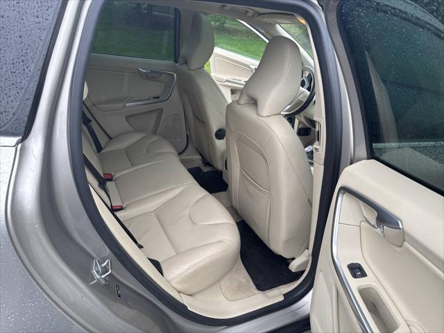 Photo of 2015 Beige Volvo XC60