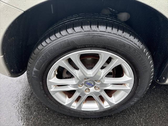 Photo of 2015 Beige Volvo XC60
