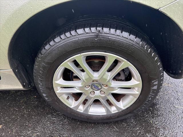 Photo of 2015 Beige Volvo XC60