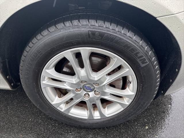 Photo of 2015 Beige Volvo XC60
