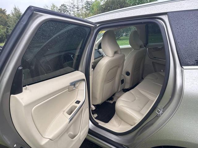 Photo of 2015 Beige Volvo XC60