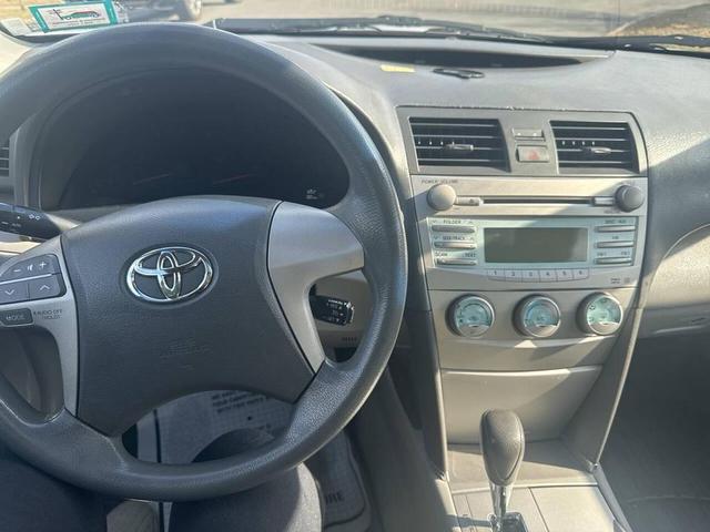 Photo of 2007 Silver Toyota Camry