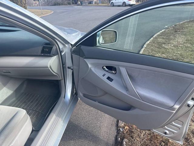 Photo of 2007 Silver Toyota Camry