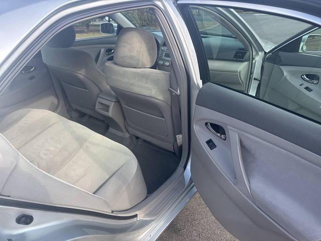 Photo of 2007 Silver Toyota Camry