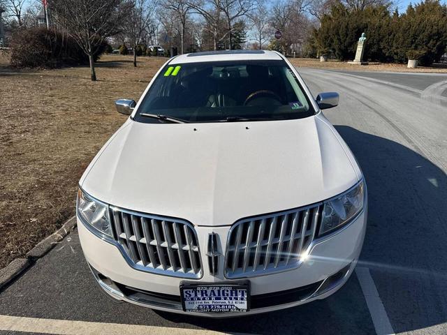 Photo of 2011 White Lincoln MKZ Hybrid