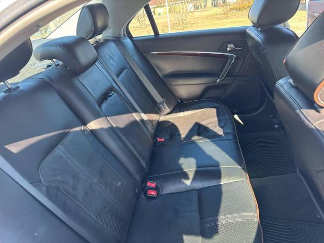 Photo of 2011 White Lincoln MKZ Hybrid