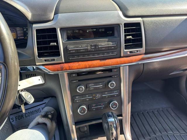 Photo of 2011 White Lincoln MKZ Hybrid