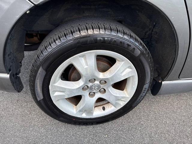 Photo of 2005 Gray Toyota Matrix