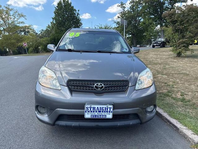 Photo of 2005 Gray Toyota Matrix