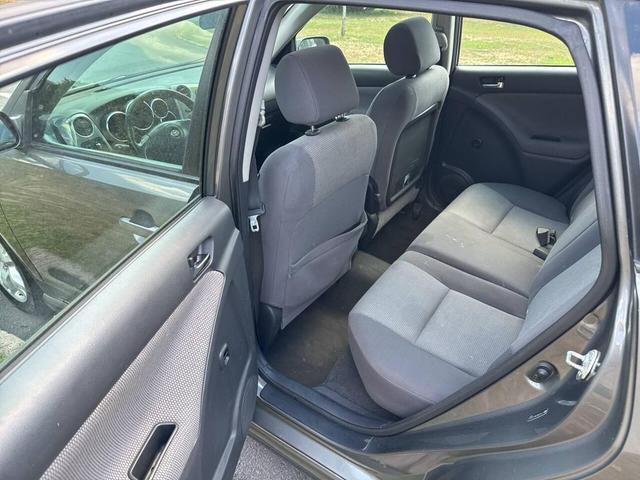 Photo of 2005 Gray Toyota Matrix