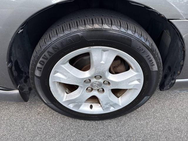 Photo of 2005 Gray Toyota Matrix