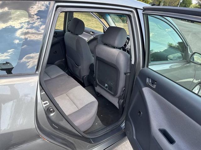 Photo of 2005 Gray Toyota Matrix