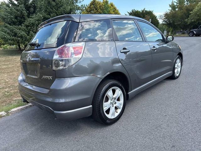 Photo of 2005 Gray Toyota Matrix