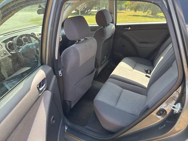 Photo of 2005 Gray Toyota Matrix