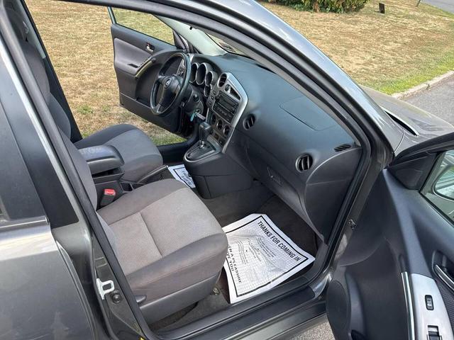 Photo of 2005 Gray Toyota Matrix