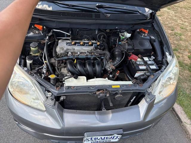 Photo of 2005 Gray Toyota Matrix