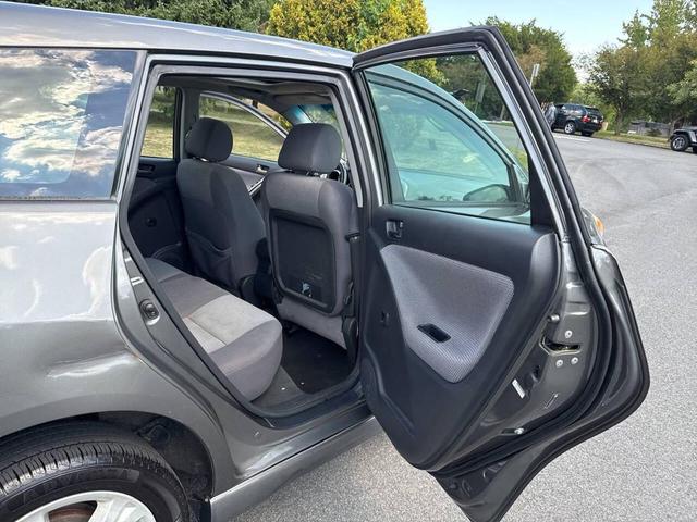 Photo of 2005 Gray Toyota Matrix