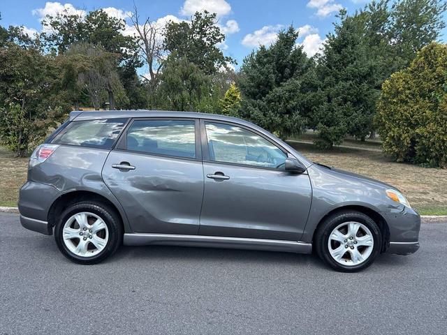 Photo of 2005 Gray Toyota Matrix