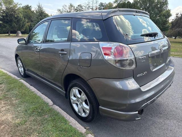 Photo of 2005 Gray Toyota Matrix