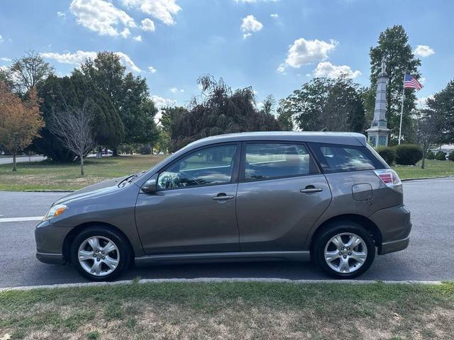 Photo of 2005 Gray Toyota Matrix