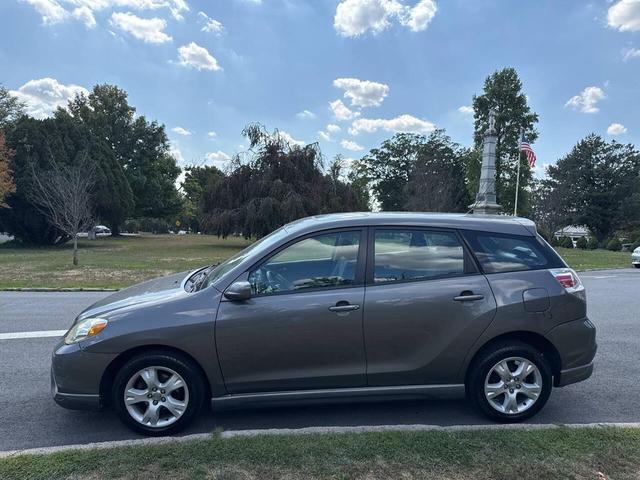 Photo of 2005 Gray Toyota Matrix