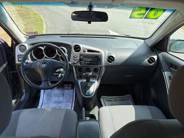 Photo of 2005 Gray Toyota Matrix