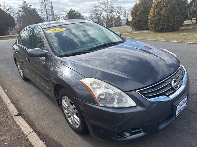 Photo of 2012 Black Nissan Altima