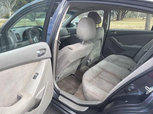Photo of 2012 Black Nissan Altima