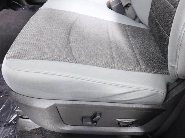 Photo of 2019 Blue Streak Pearlcoat RAM 1500