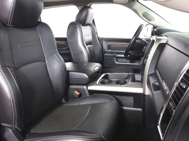 Photo of 2016 Granite Crystal Metallic Clearcoat RAM 1500