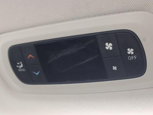 Photo of 2017 Bright White Clearcoat Chrysler Pacifica