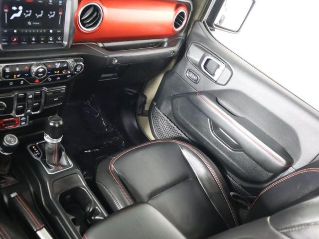 Photo of 2020 Gator Clearcoat Jeep Gladiator
