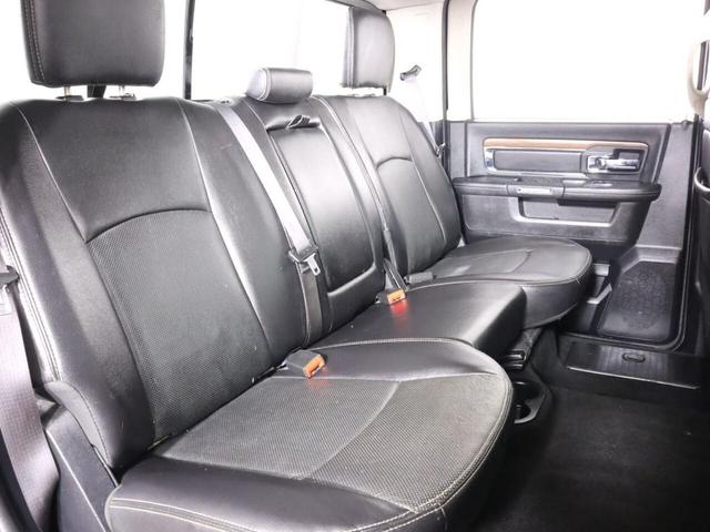 Photo of 2016 Brilliant Black Crystal Pearl RAM 1500