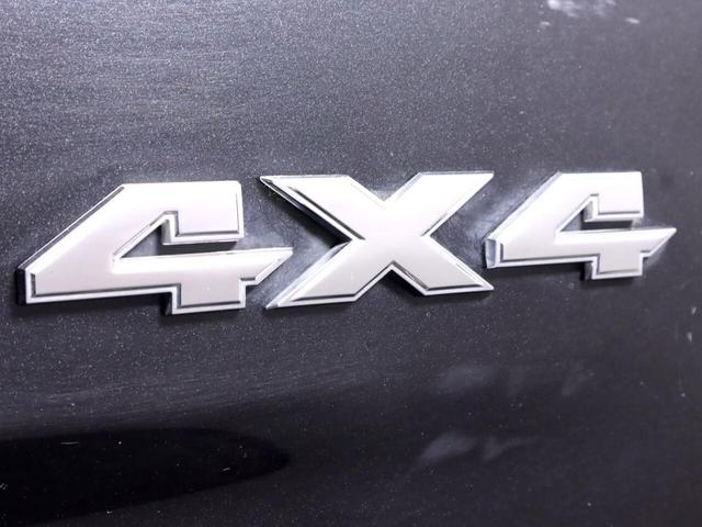 Photo of 2016 Brilliant Black Crystal Pearl RAM 1500