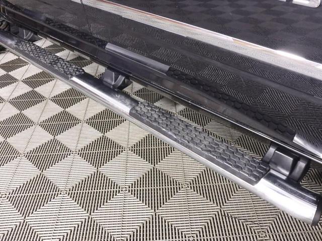 Photo of 2016 Brilliant Black Crystal Pearl RAM 1500