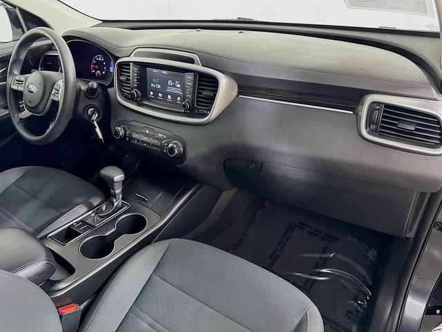 Photo of 2019 Platinum Graphite Kia Sorento