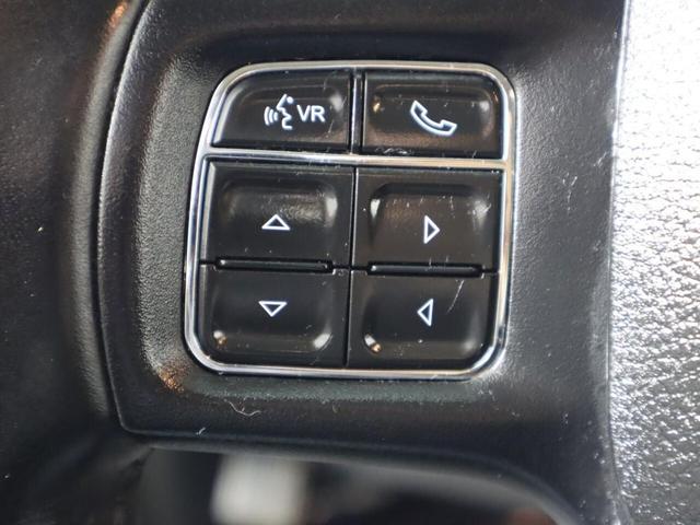 Photo of 2018 Brilliant Black Crystal Pearlcoat RAM 1500