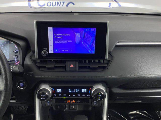 Photo of 2023 Ice Cap Toyota RAV4