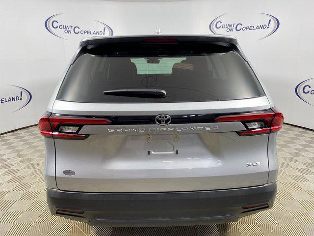 Photo of 2025 Celestial Silver Metallic Toyota Grand Highlander