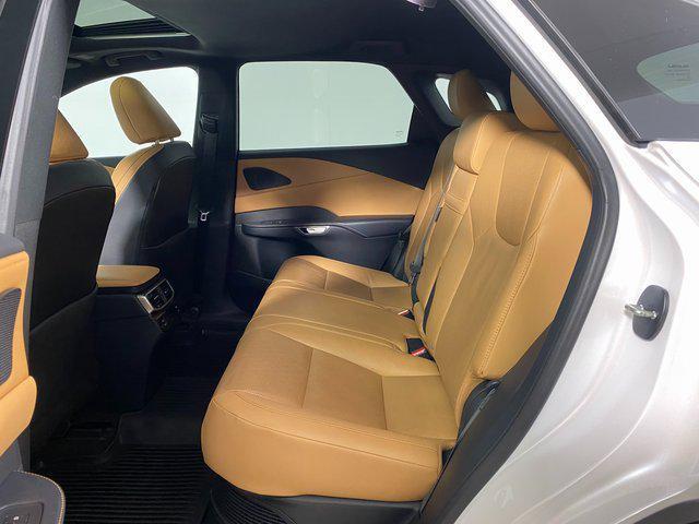 Photo of 2023 Eminent White Pearl Lexus RX 350