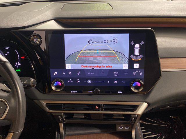 Photo of 2023 Eminent White Pearl Lexus RX 350