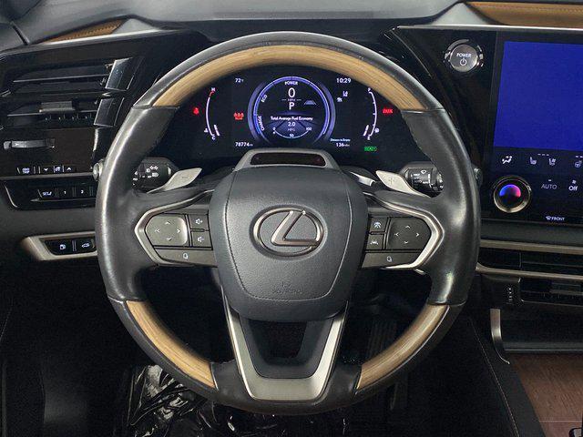 Photo of 2023 Eminent White Pearl Lexus RX 350