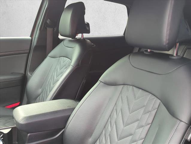 Photo of 2023 Dawning Red Kia Sportage