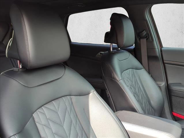 Photo of 2023 Dawning Red Kia Sportage