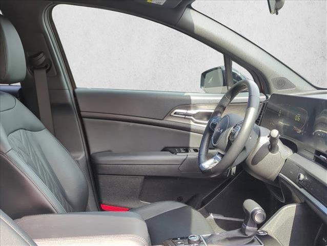 Photo of 2023 Dawning Red Kia Sportage