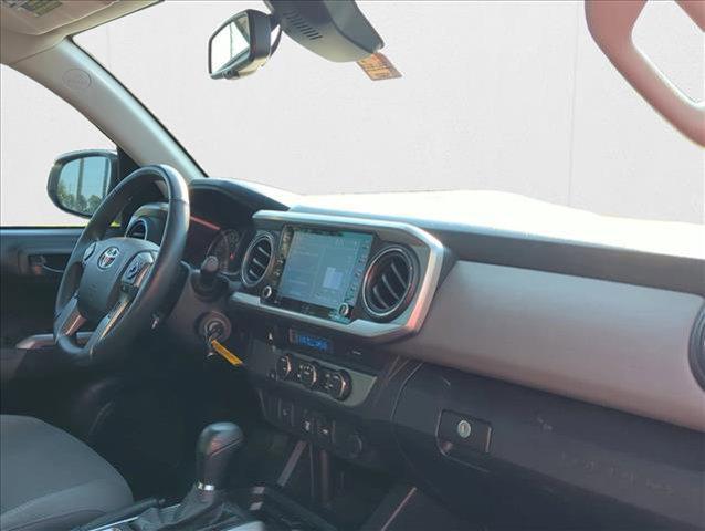 Photo of 2022 White Toyota Tacoma