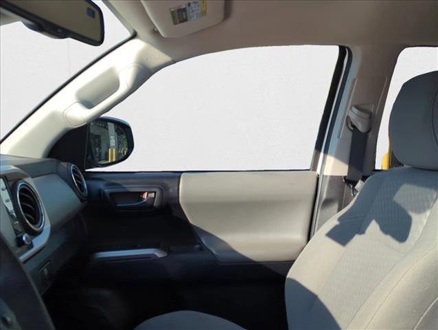 Photo of 2022 White Toyota Tacoma