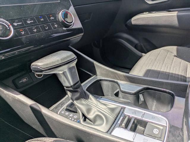 Photo of 2022 Ice White Hyundai SANTA CRUZ