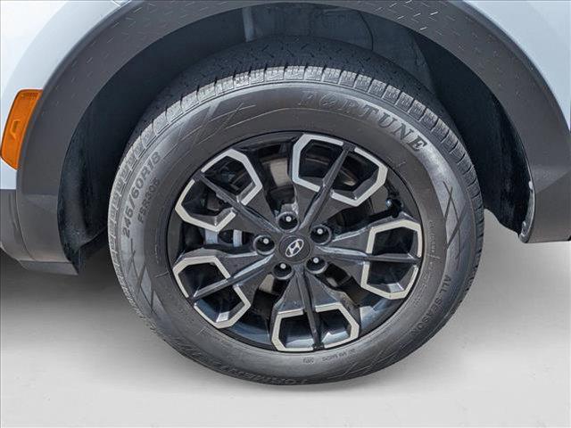 Photo of 2022 Ice White Hyundai SANTA CRUZ
