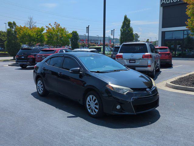 Photo of 2016 Black Sand Pearl Toyota Corolla